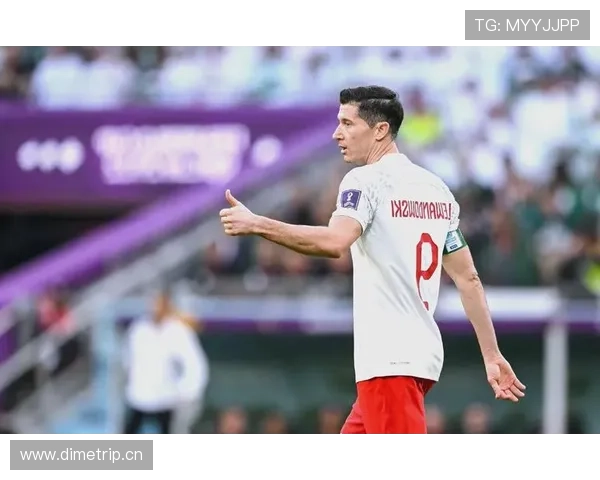 这莱万天天健身房露面，难道不是普通人能撑住的疯狂节奏？