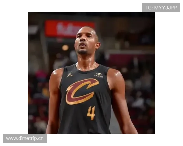 莫布里篮下强攻提升掩护效率，助骑士内线优势明显